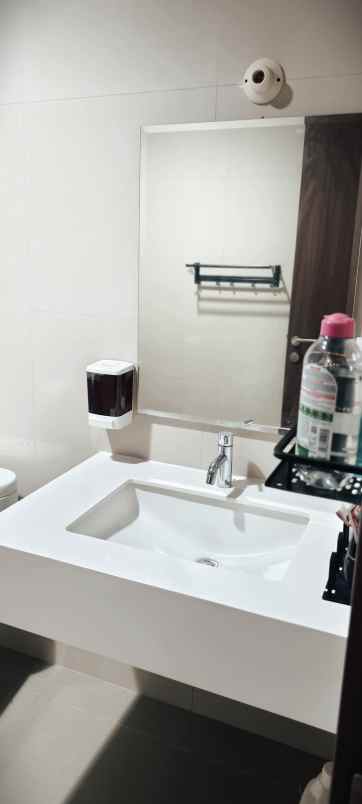 dijual rumah cluster eldora suvarna sutera