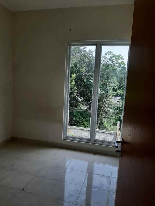 dijual rumah cluster jl pulo