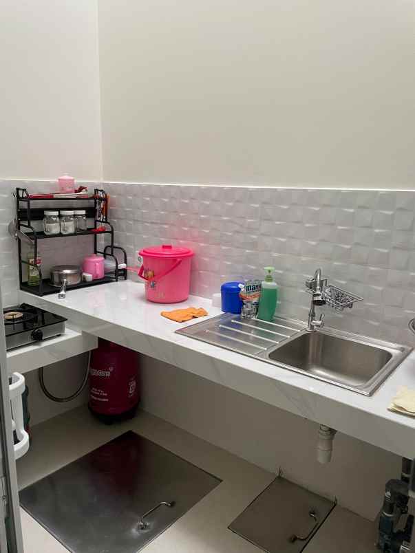 dijual rumah cluster maison de wisteria