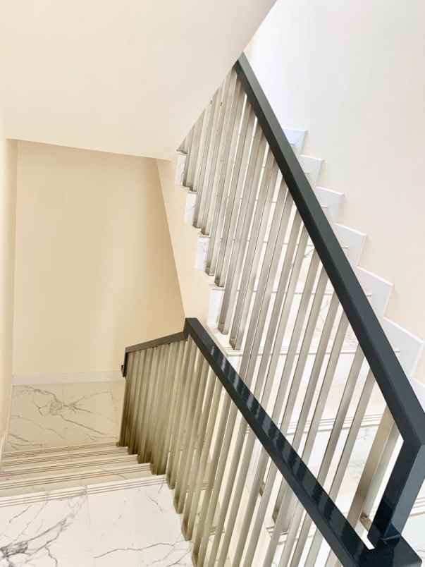 dijual rumah cluster semayang asya jgc