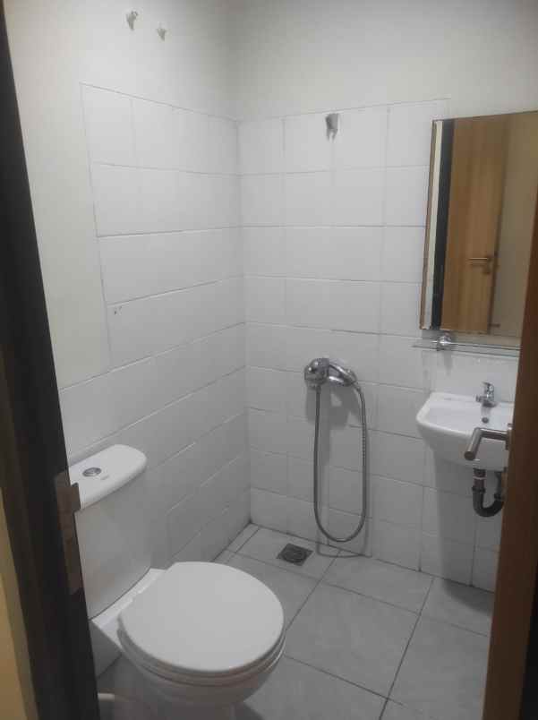 dijual rumah cluster silvercreek