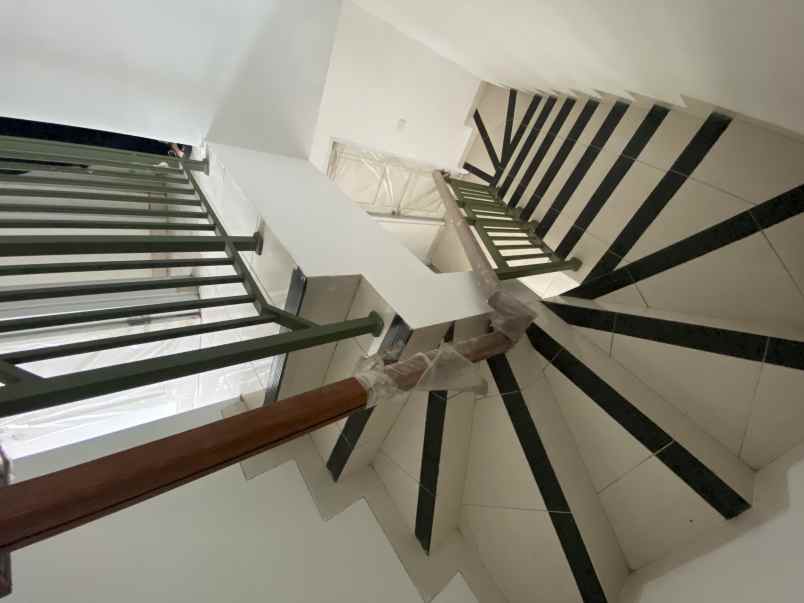 dijual rumah cluster virginia village