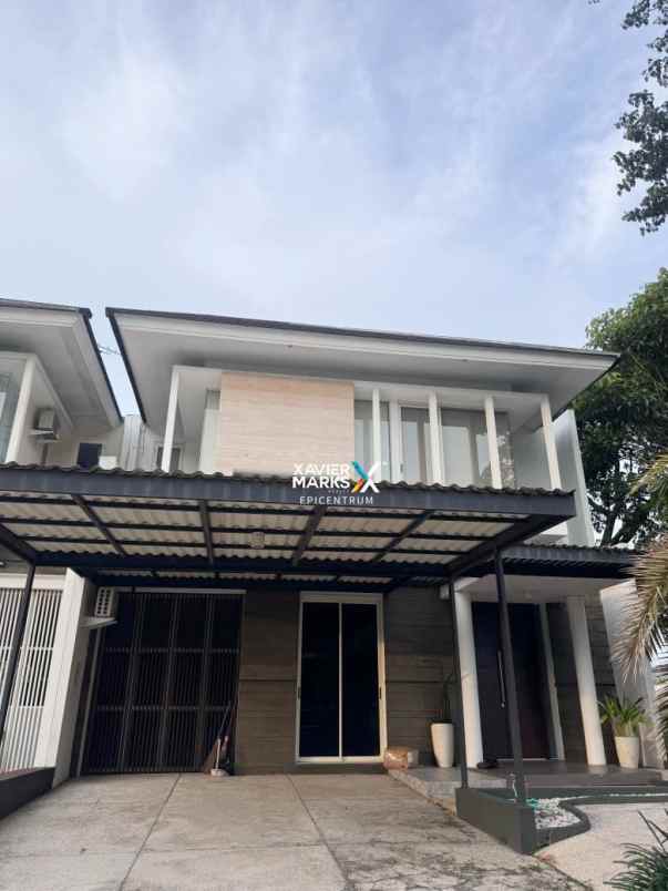 dijual rumah crystal golf