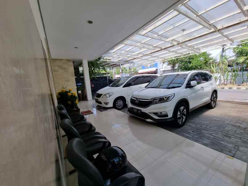 dijual rumah darmo baru barat