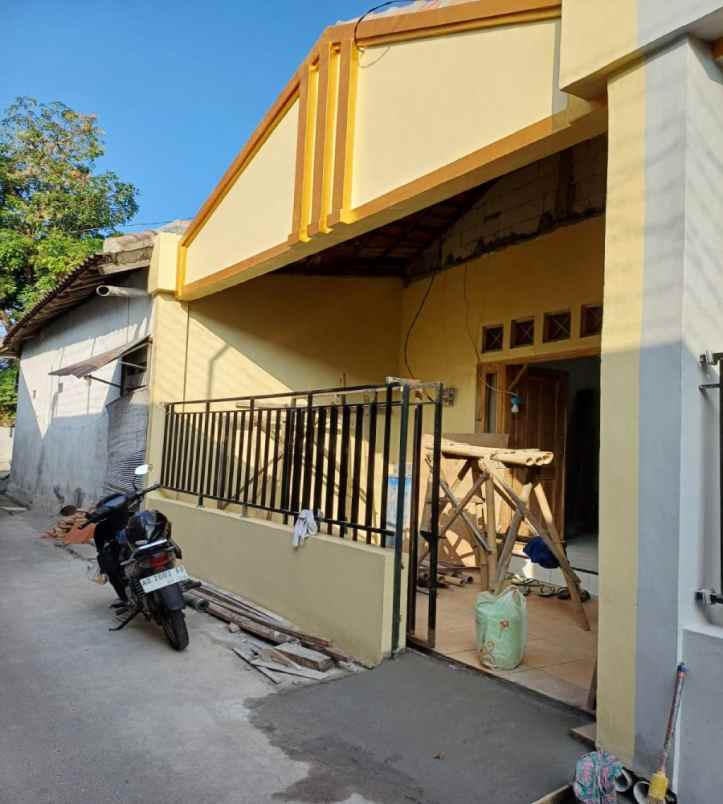 dijual rumah dawung tengah kel serengan
