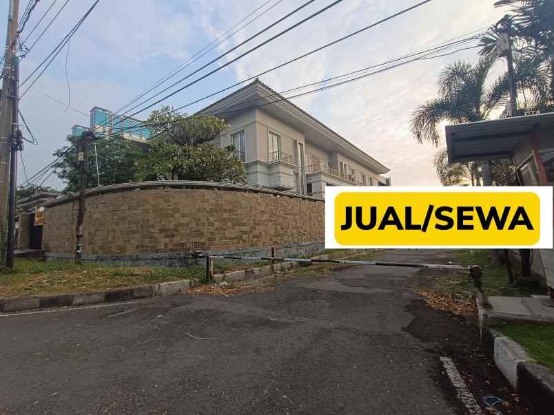 dijual rumah dharmahusada