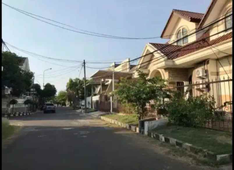 dijual rumah dharmahusada indah