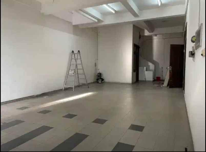 dijual rumah dharmahusada indah