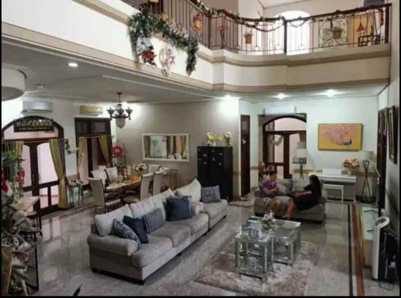 dijual rumah dharmahusada indah