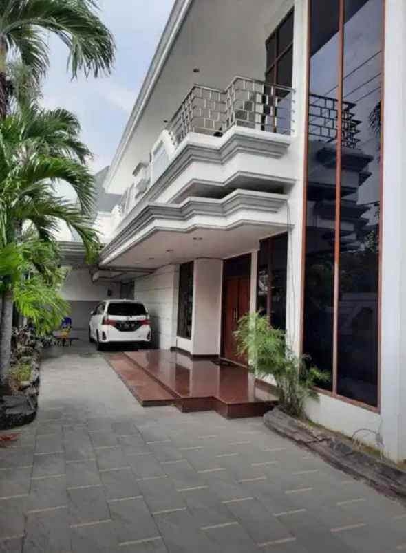dijual rumah dharmahusada indah