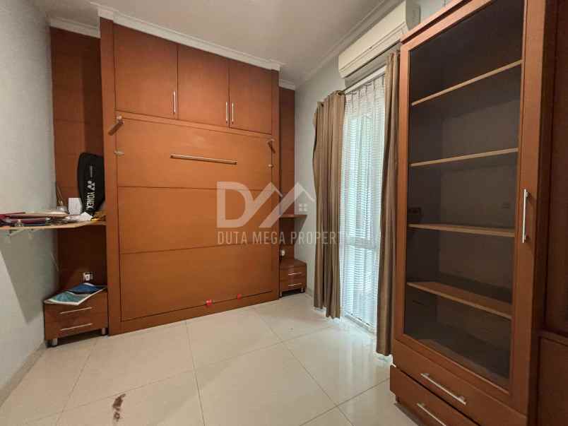 dijual rumah di alam sutera tangerang selatan
