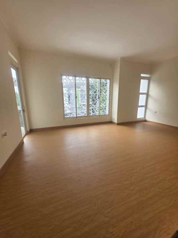 dijual rumah di cluster darwin gading serpong