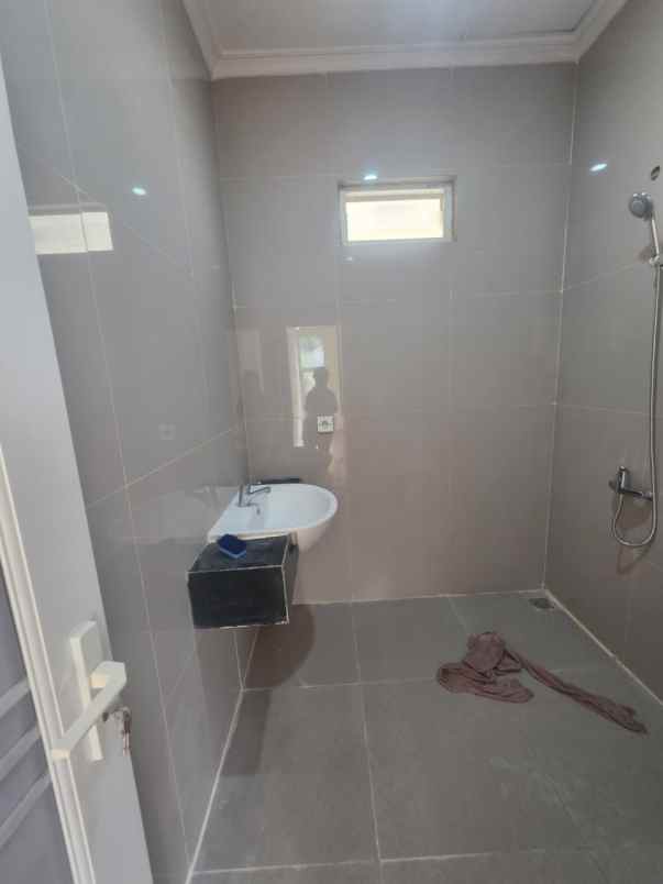 dijual rumah di cluster darwin gading serpong