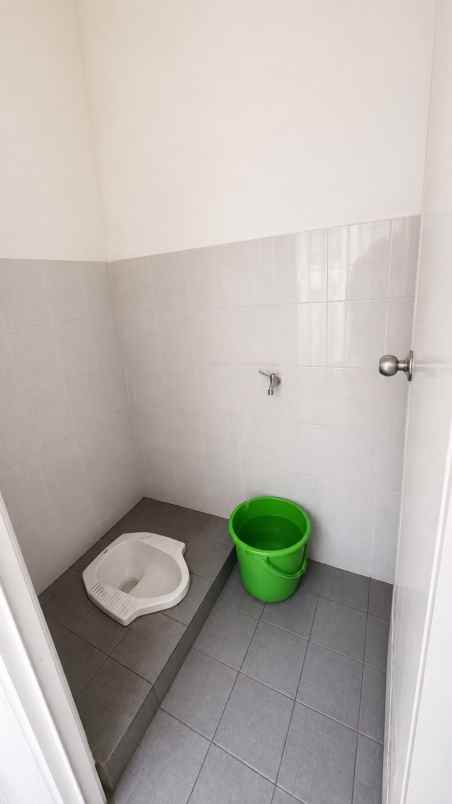 dijual rumah di graha padma krapyak semarang