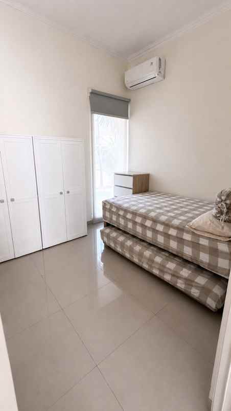 dijual rumah di graha padma krapyak semarang