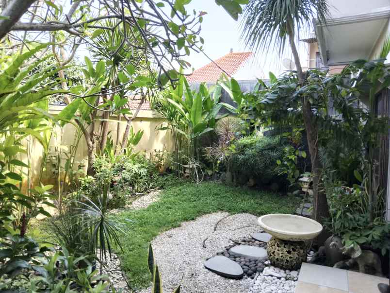 dijual rumah di lingk perumahan elite sanur