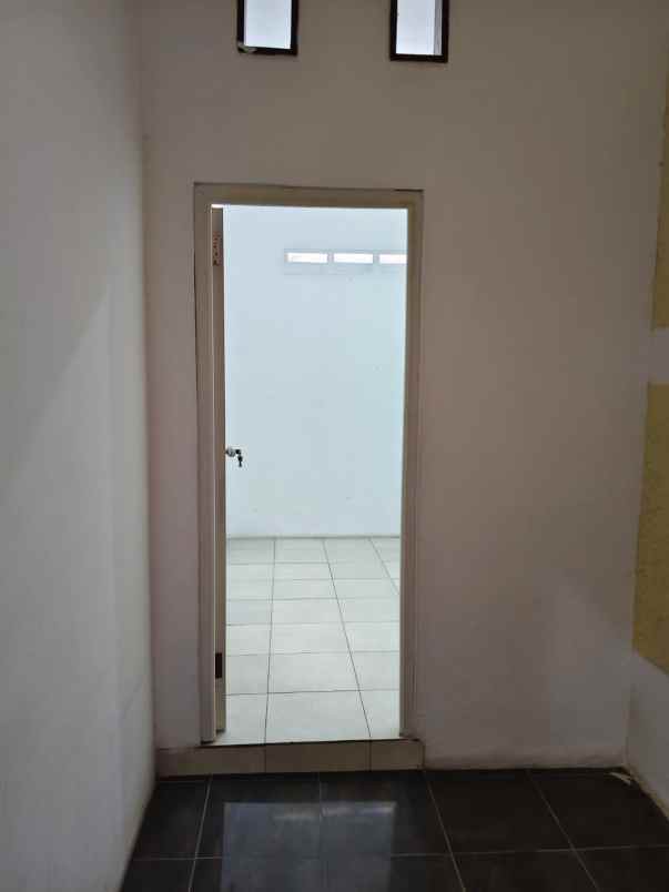 dijual rumah di tajur townhouse ciledug tangerang