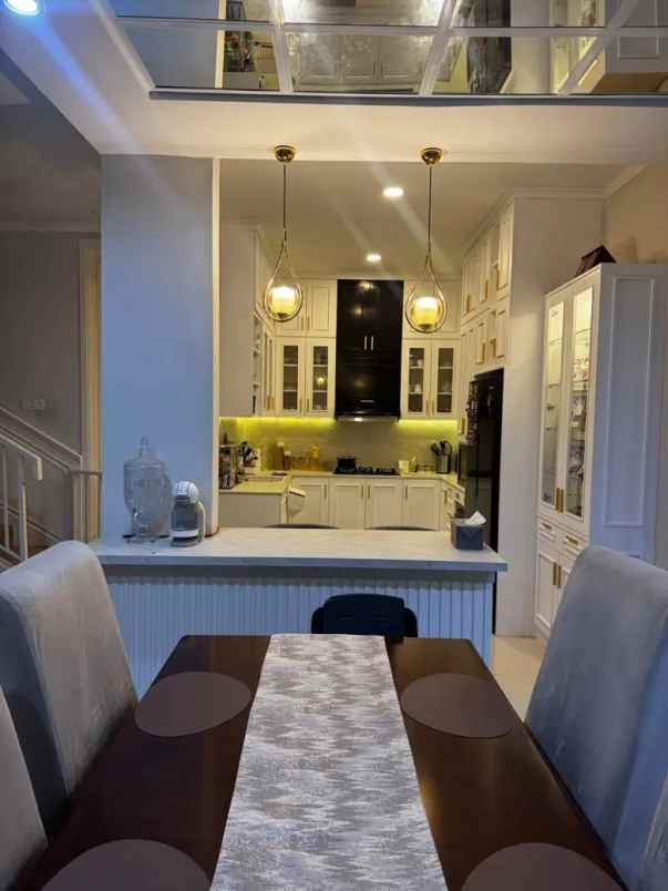 dijual rumah discovery bintaro