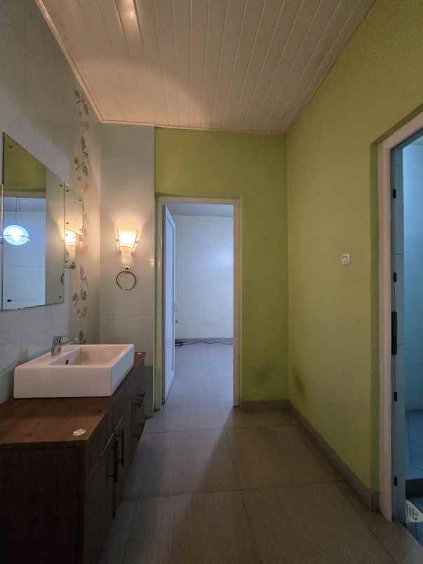 dijual rumah duren sawit