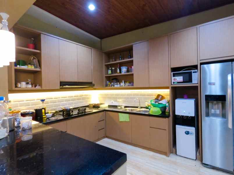 dijual rumah duta bintaro