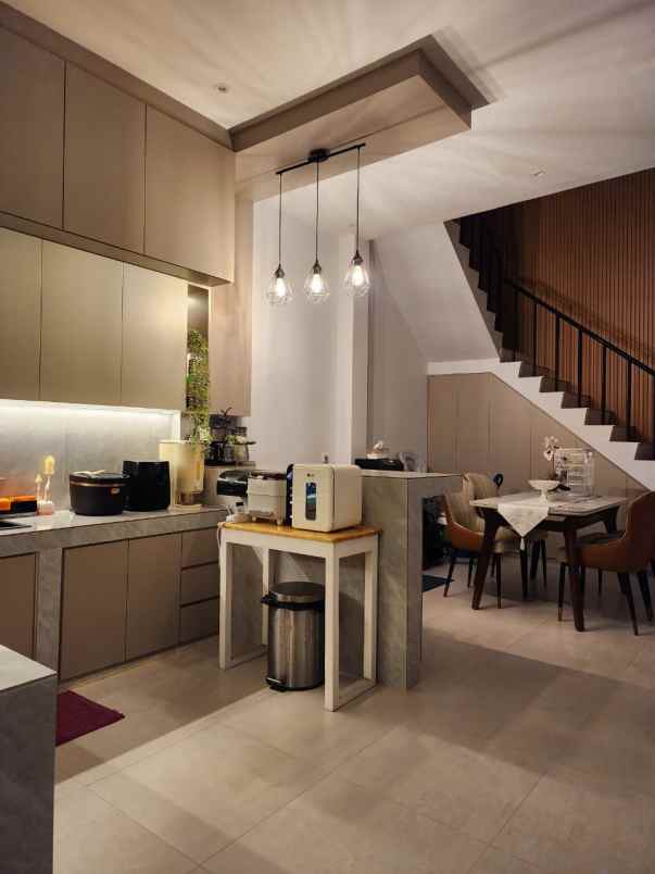 dijual rumah estetik cluster ifolia harapan indah 2