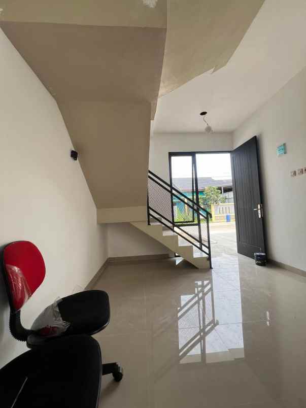 dijual rumah fortuna mahkota belakang