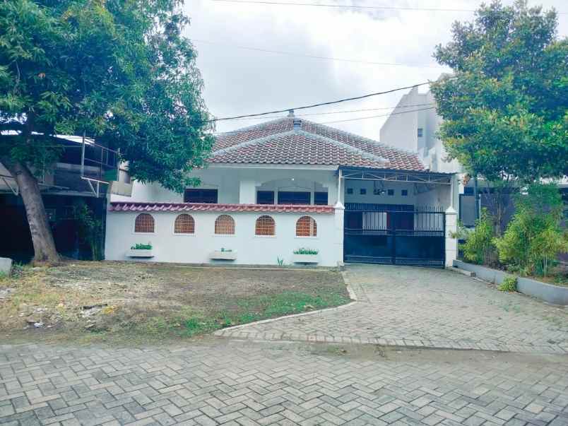 dijual rumah gayung kebonsari injoko