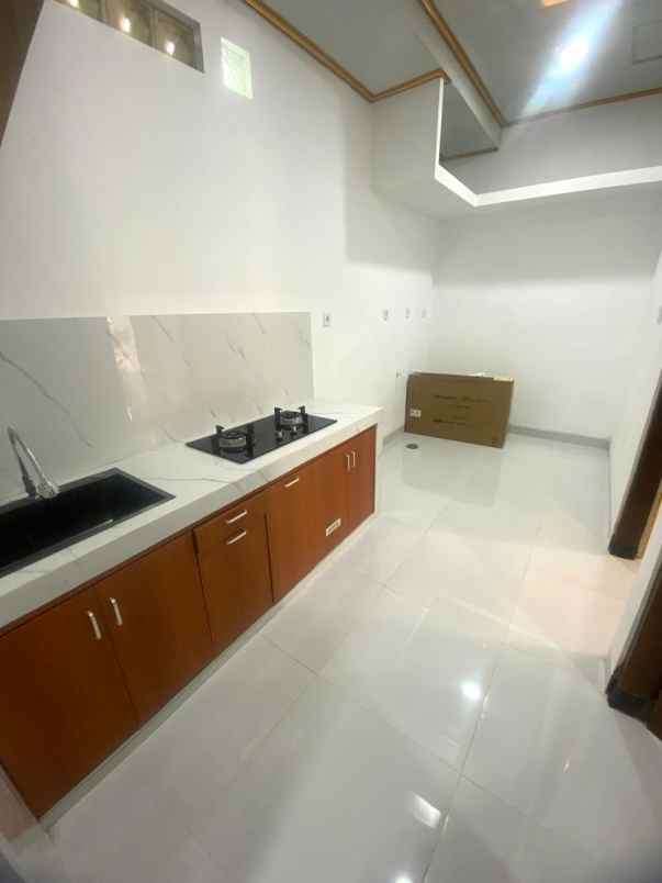 dijual rumah giwangan