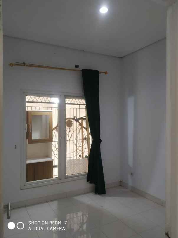 dijual rumah grand wisata cibubur