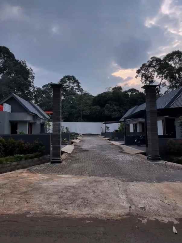 dijual rumah gunung pati