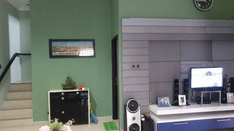 dijual rumah hans regency manyar