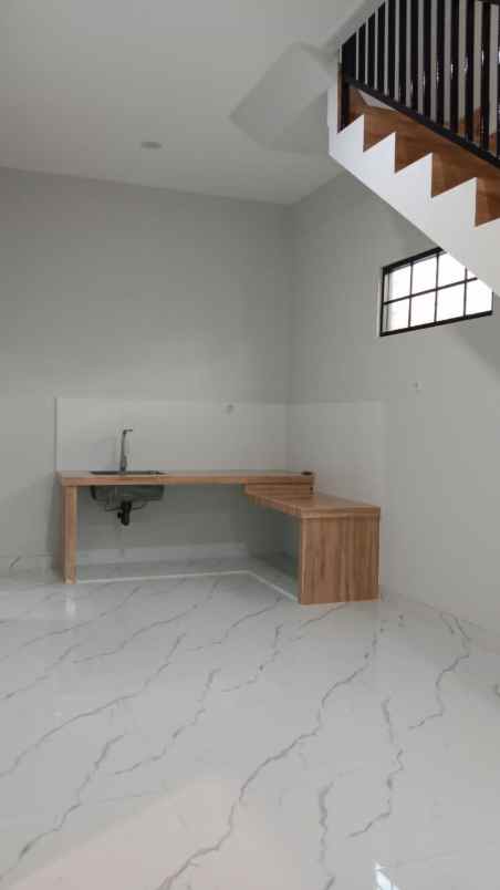 dijual rumah harapan indah