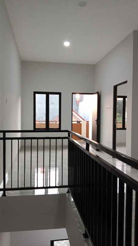 dijual rumah harapan indah