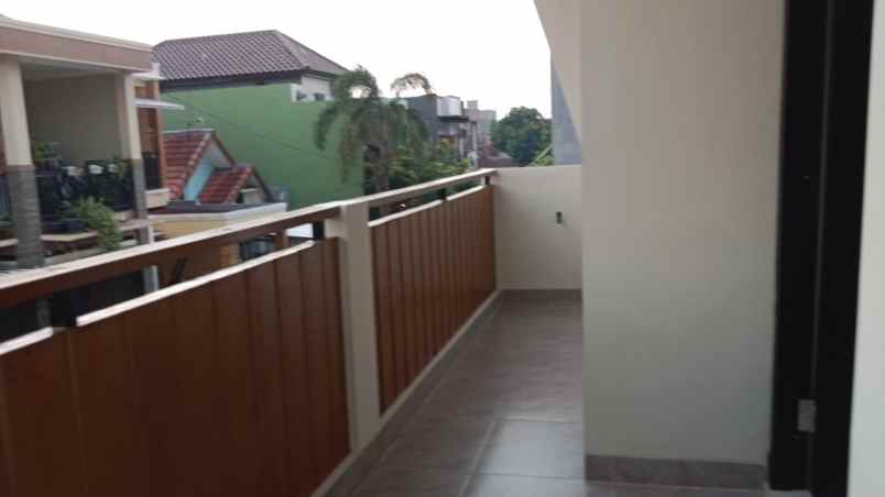 dijual rumah harapan indah