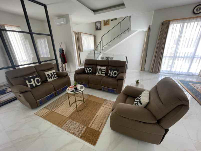 dijual rumah hook eonna cluster aerra bsd 3 lantai