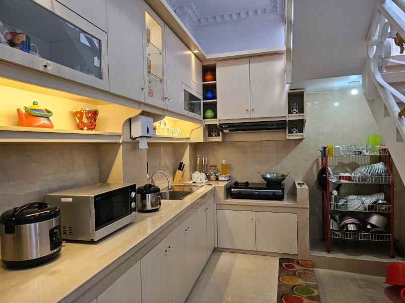 dijual rumah jakapermai