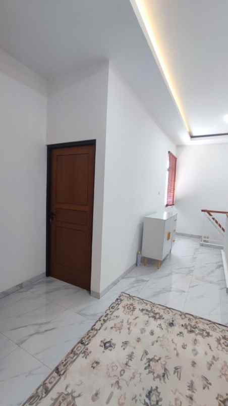 dijual rumah jalan alternatif kota