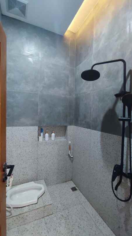 dijual rumah jalan alternatif kota