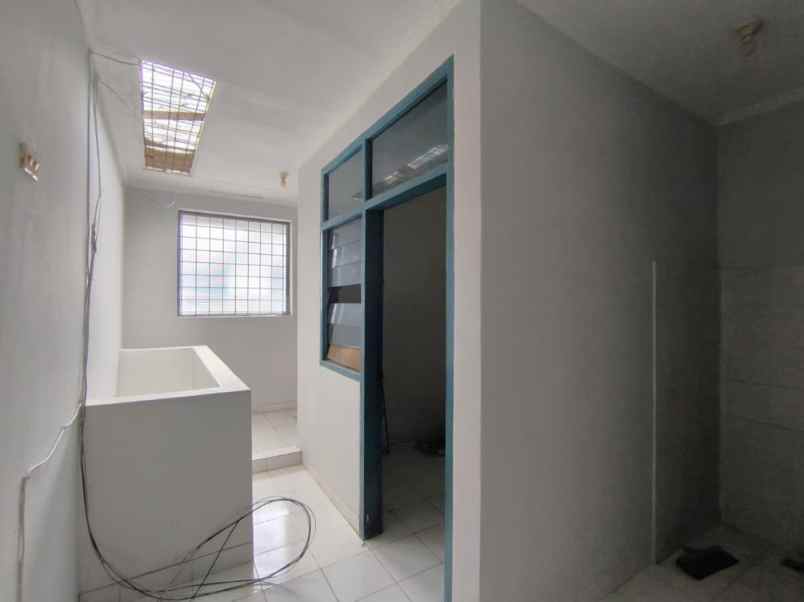 dijual rumah jalan cempaka putih tengah