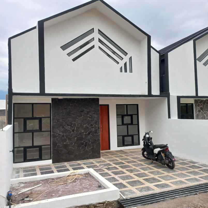 dijual rumah jalan jatihandap atas
