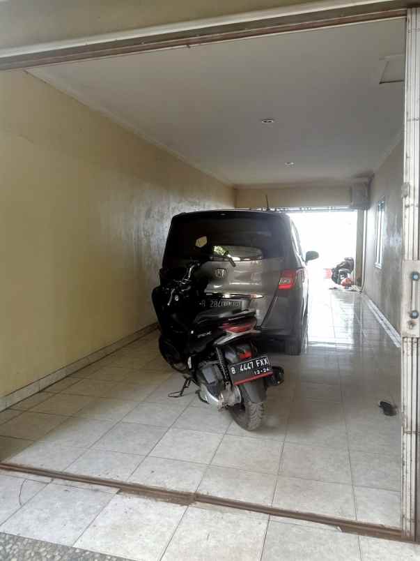 dijual rumah jalan karang tengah pusaka