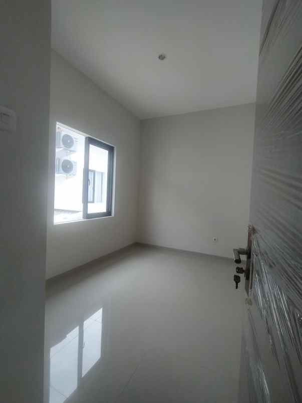 dijual rumah jalan kebagisan