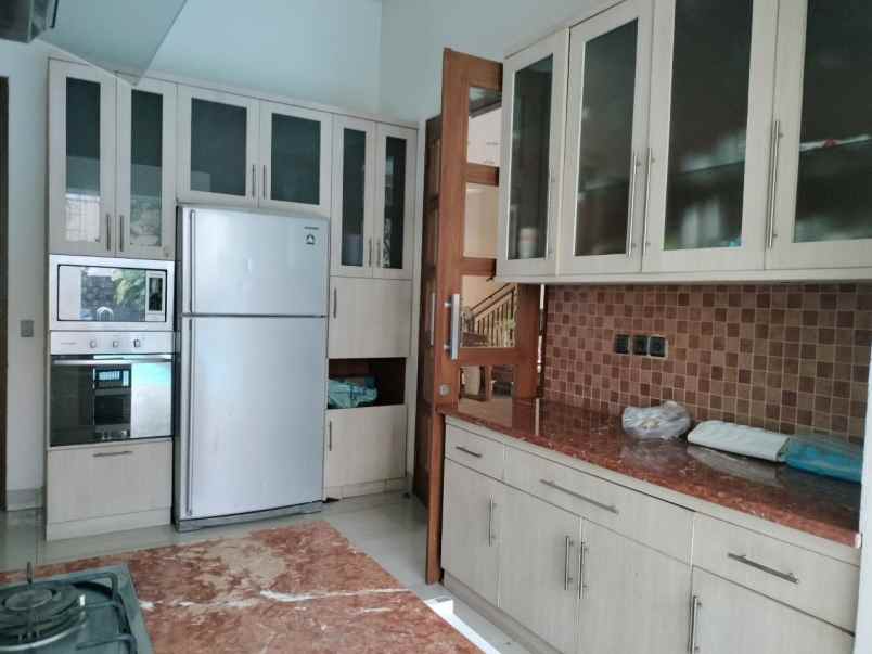 dijual rumah jalan kemang jakarta selatan