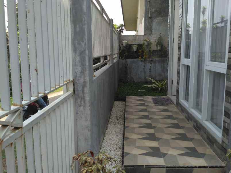 dijual rumah jalan komplek bni bedahan