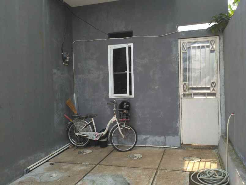 dijual rumah jalan komplek bni bedahan