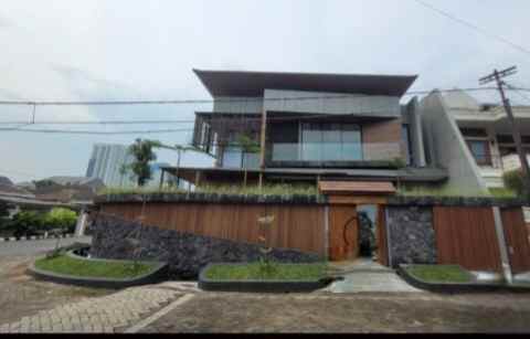 dijual rumah jalan manyar kertoadi