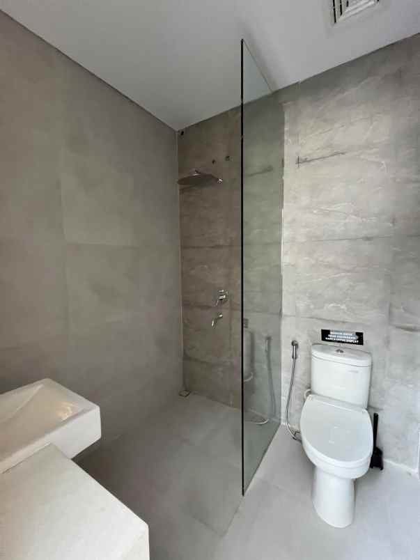 dijual rumah jalan raya bintaro ciputat