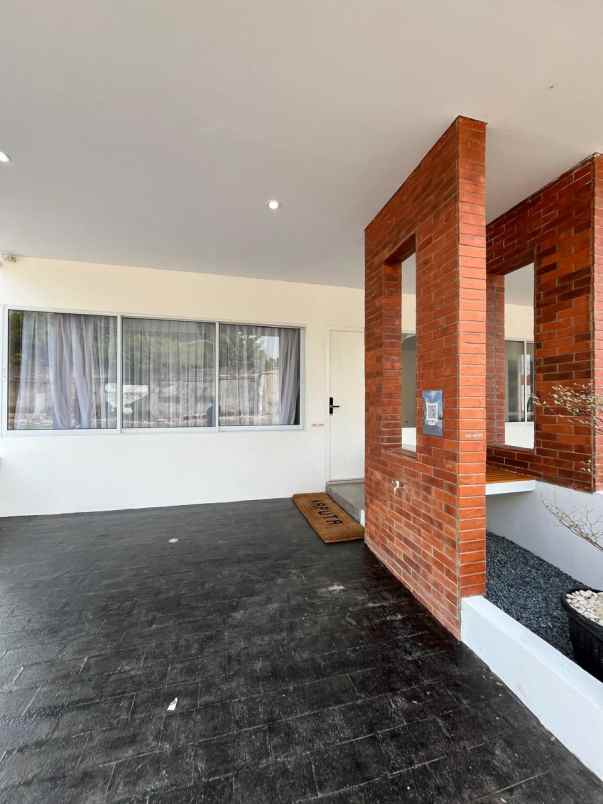 dijual rumah jalan raya bintaro ciputat