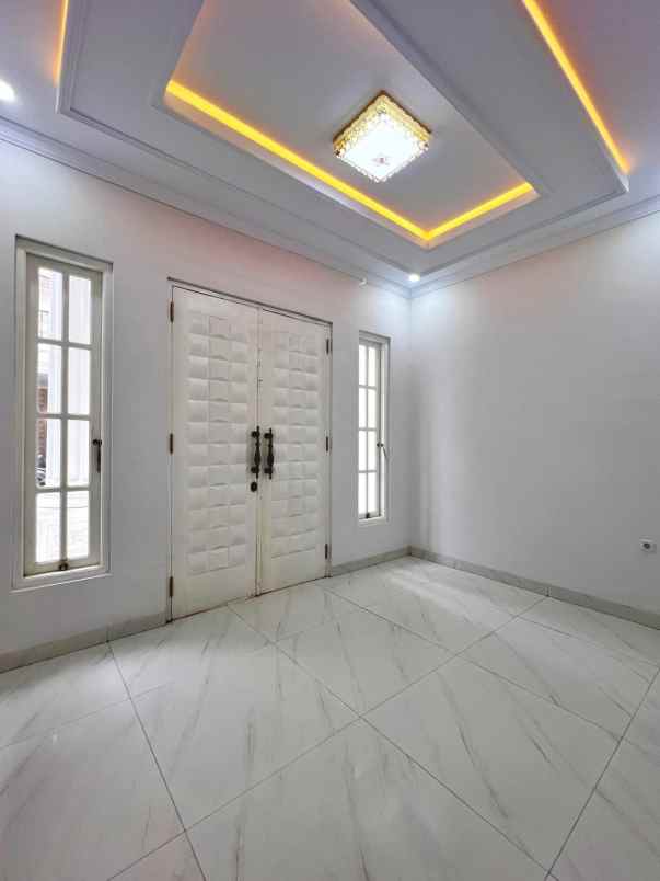 dijual rumah jalan raya kahfi jagakarsa