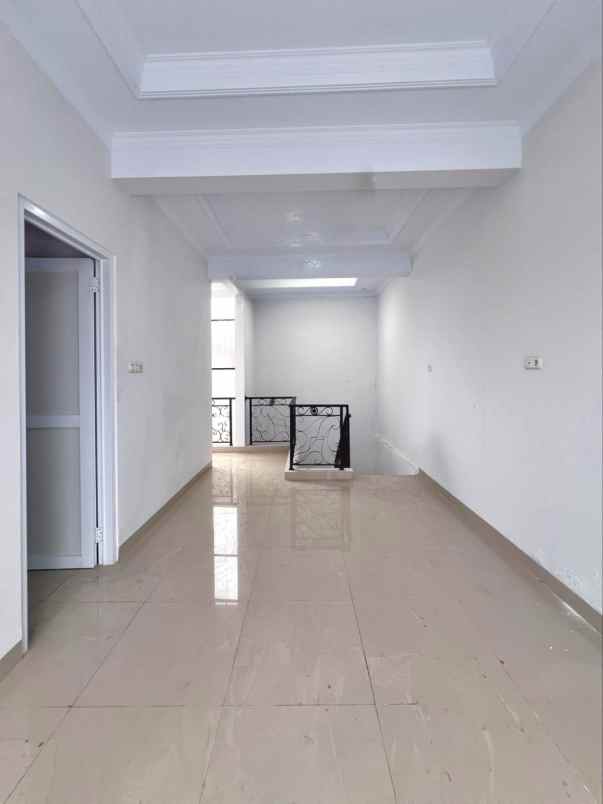 dijual rumah jalan raya kahfi jagakarsa